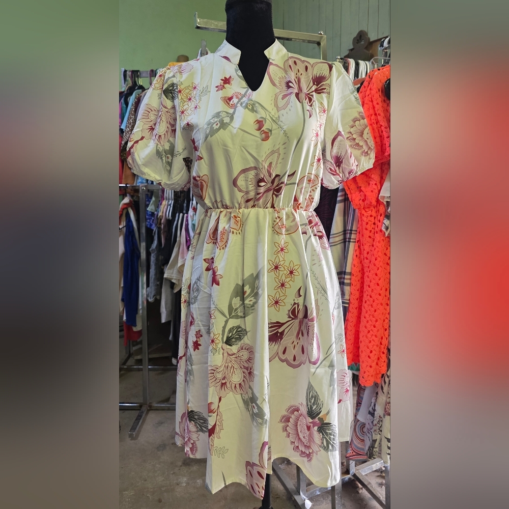 Floral Puff-Sleeve Midi Dress in Cream and Pink